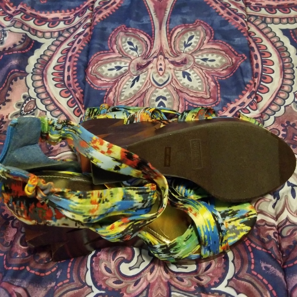 Shoes - Picture 2 of 3